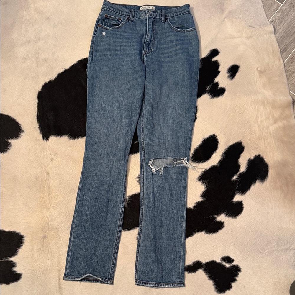 Abercrombie and Finch Women's Blue Distressed Jeans